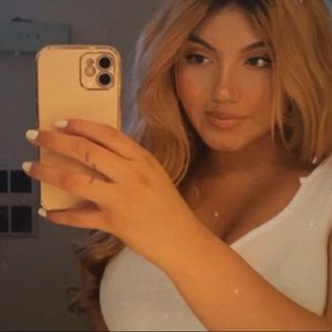 Meet your Posher, Briana